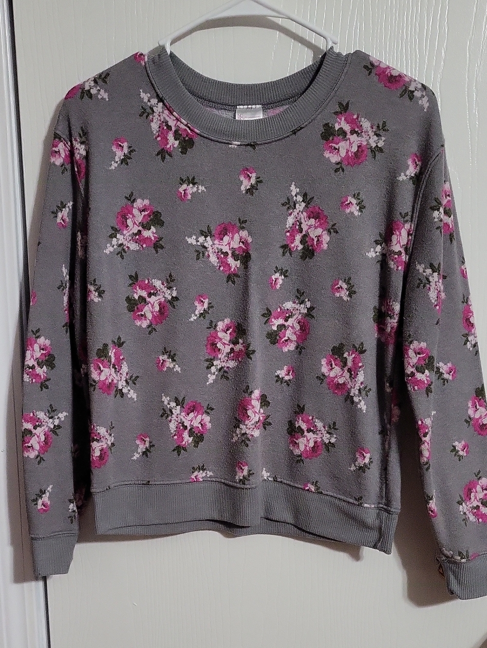 Sweatshirt-No Boundaries Gray Crewneck with Pink Floral Print #1434